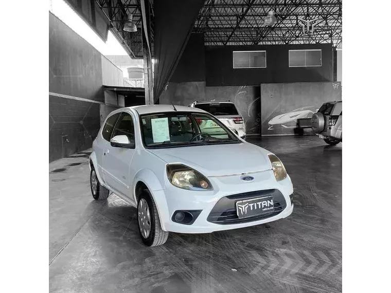 Ford KA Branco 10