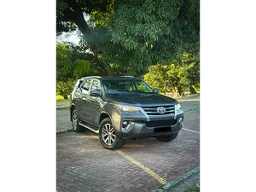Toyota Hilux SW4