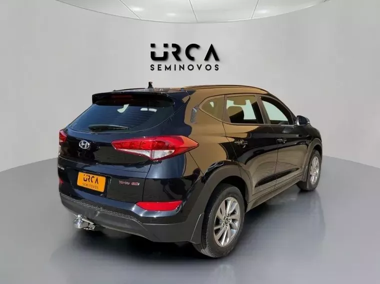 Hyundai Tucson Preto 35