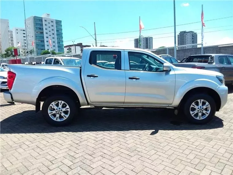 Nissan Frontier Prata 1