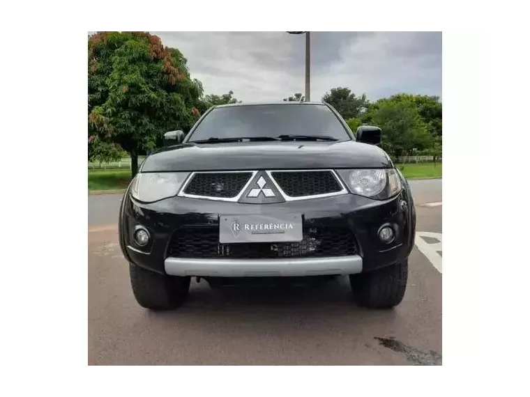 Mitsubishi L200 Triton Preto 7