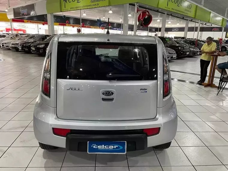 KIA Soul Prata 10