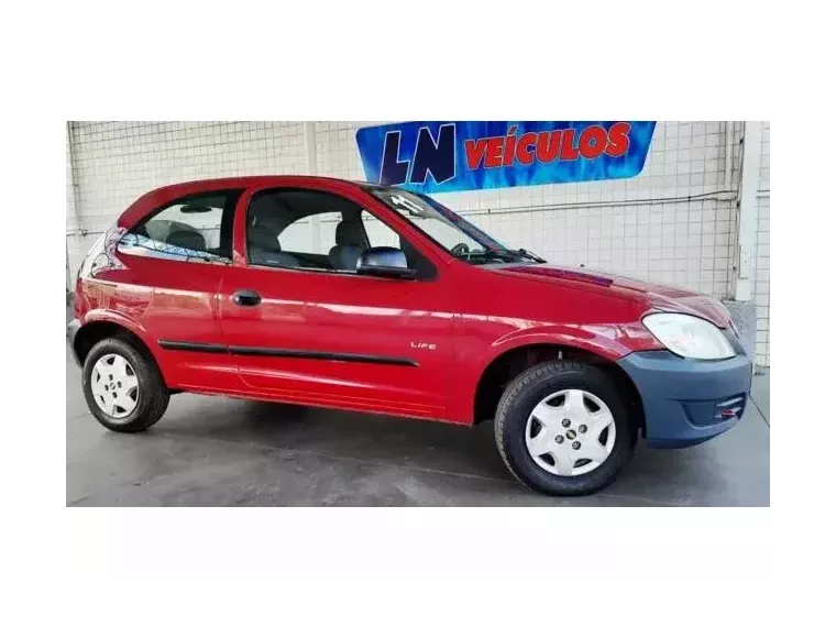 Chevrolet Celta Vermelho 4