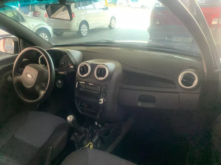 Ford KA Preto 10