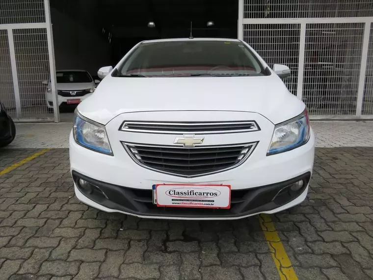 Chevrolet Prisma Branco 13