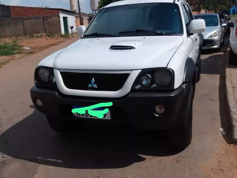 Mitsubishi L200 Outdoor Branco 1