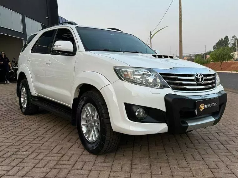 Toyota Hilux SW4 Branco 3