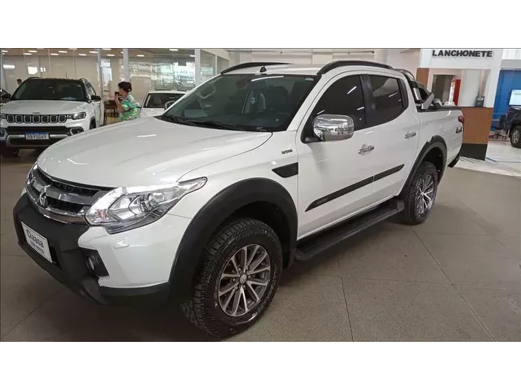 Mitsubishi L200 Triton Branco 4