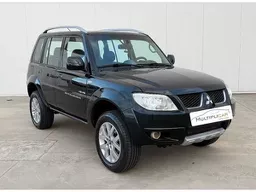Mitsubishi Pajero TR4