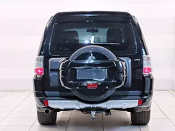 Mitsubishi Pajero Full
