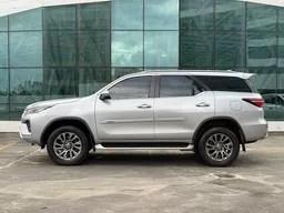 Toyota Hilux SW4