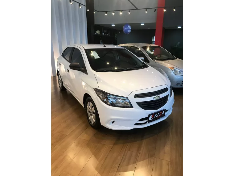 Chevrolet Onix Branco 10