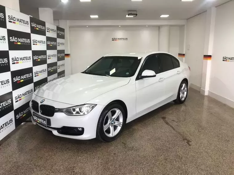 BMW 320i Branco 11