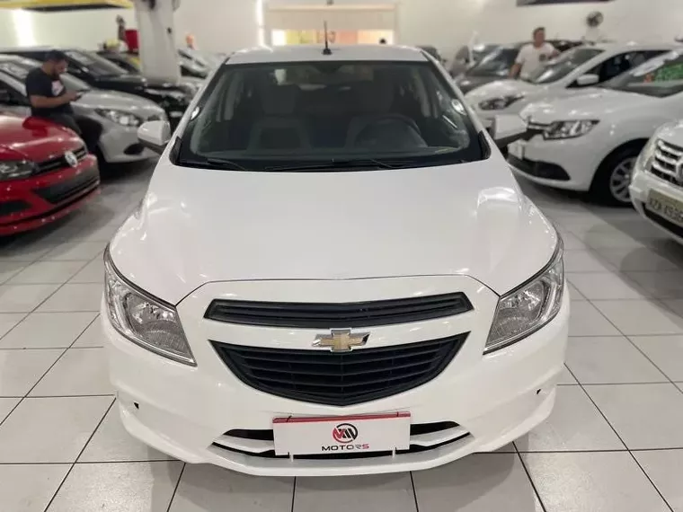 Chevrolet Onix Branco 1