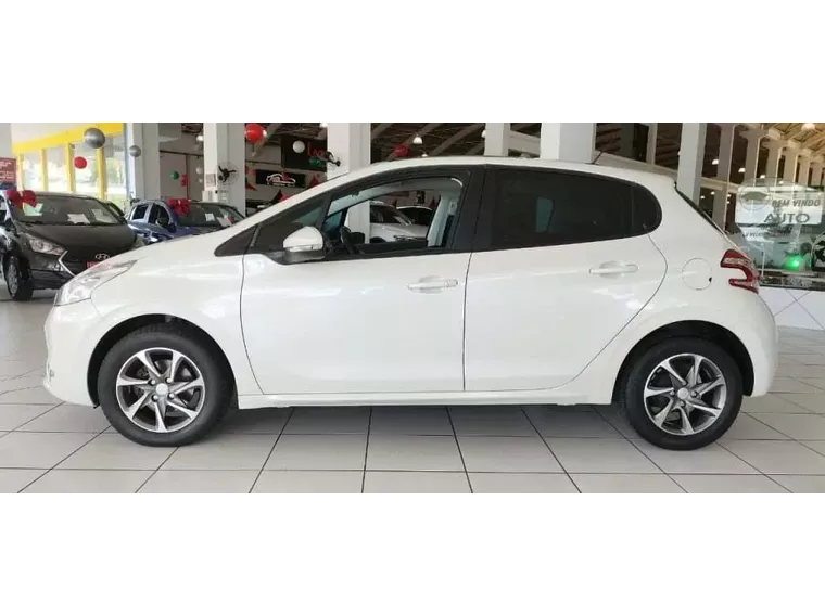 Peugeot 208 Branco 7