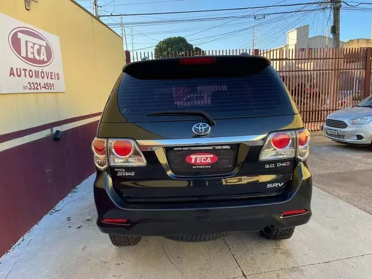 Toyota Hilux SW4 Preto 10