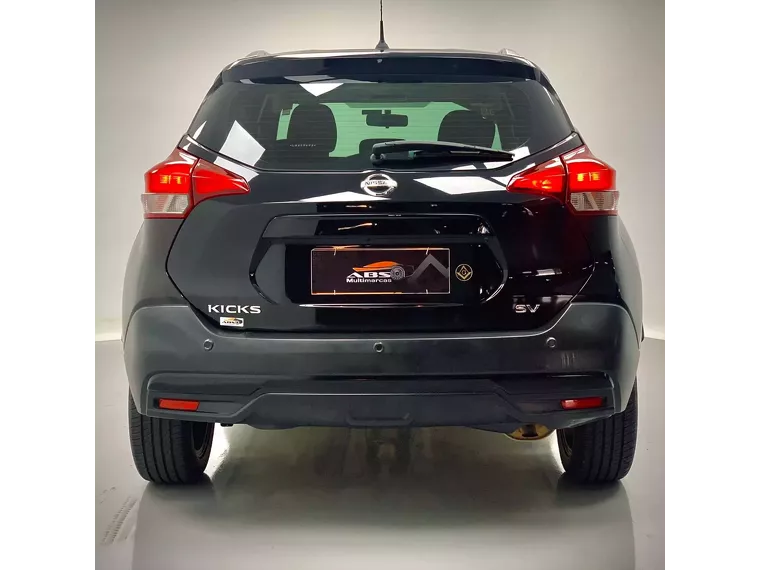 Nissan Kicks Preto 4