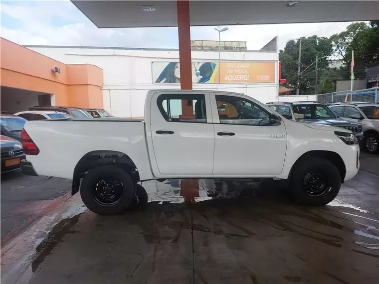 Toyota Hilux Branco 3