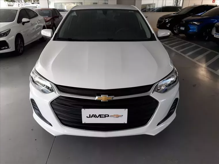 Chevrolet Onix Branco 10