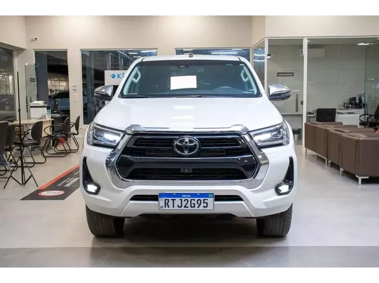 Toyota Hilux Branco 5