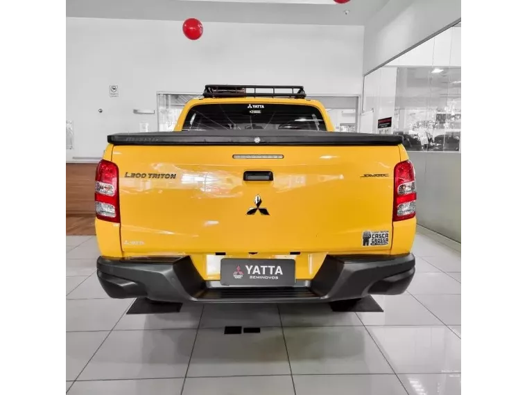 Mitsubishi L200 Triton Amarelo 20