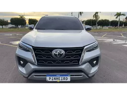 Toyota Hilux SW4
