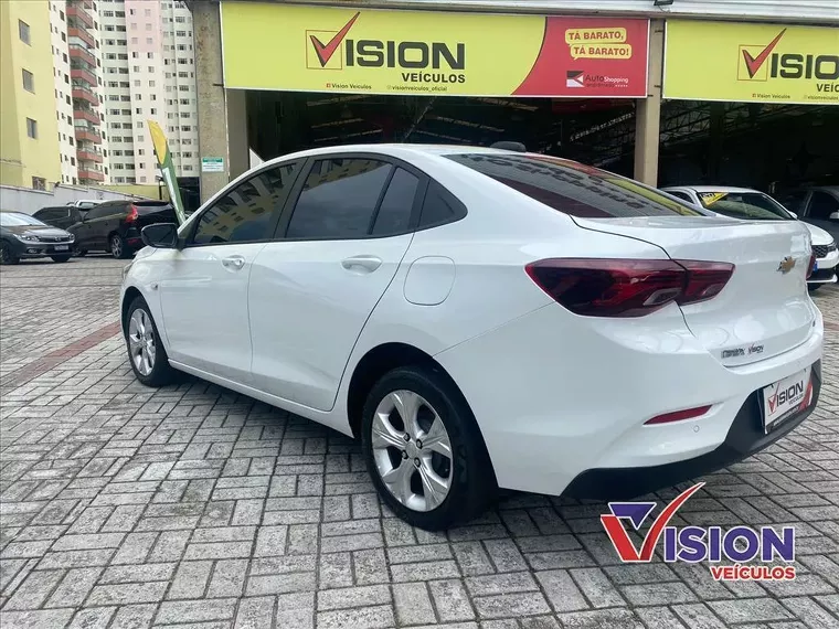 Chevrolet Onix Branco 14