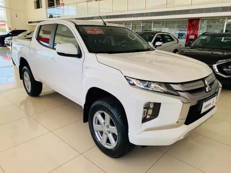 Mitsubishi L200 Triton Branco 5