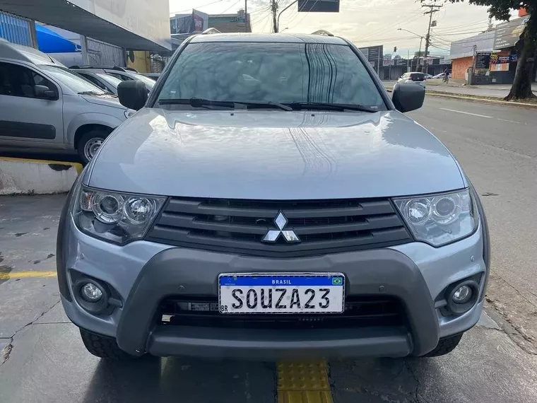 Mitsubishi Pajero Prata 1