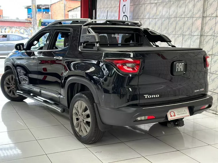 Fiat Toro Preto 18