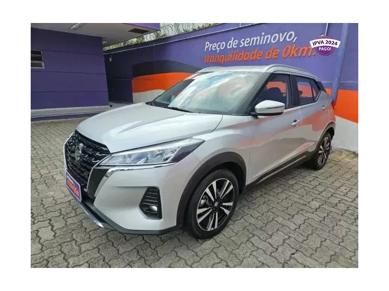 Nissan Kicks Prata 3