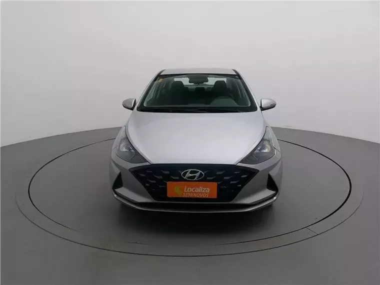 Hyundai HB20S Prata 14