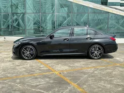 BMW 330e