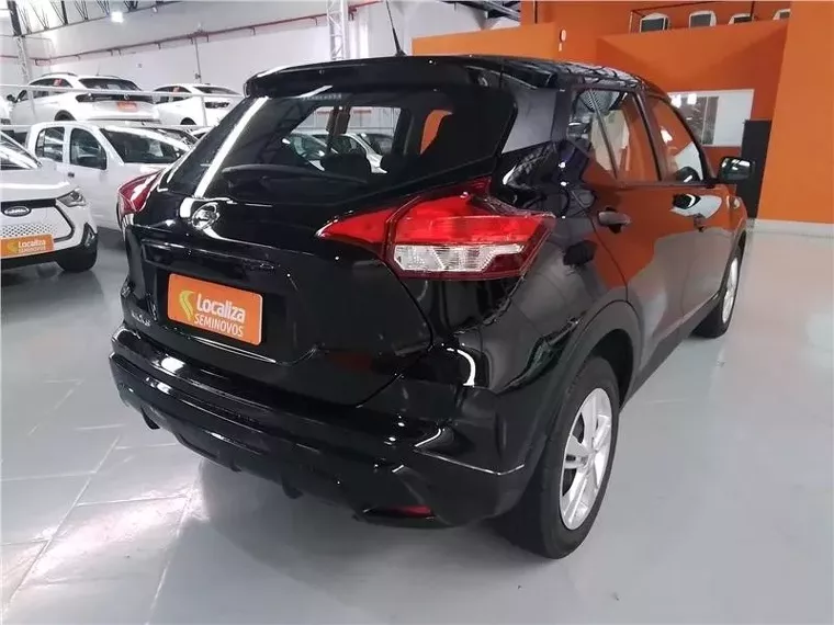 Nissan Kicks Preto 4