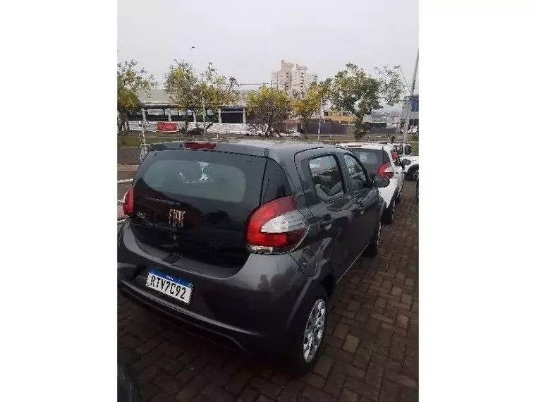 Fiat Mobi Cinza 3