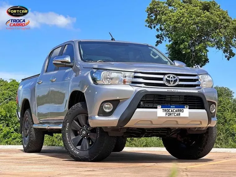 Toyota Hilux Prata 6