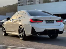 BMW 320i