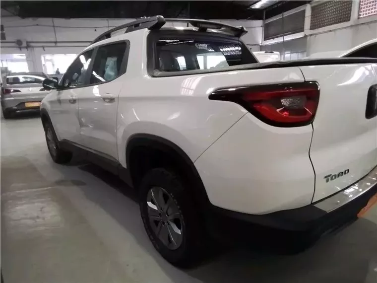 Fiat Toro Branco 2