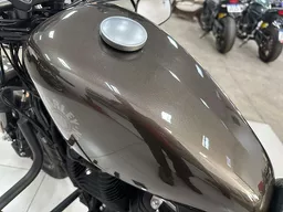 Harley-Davidson Sportster 883