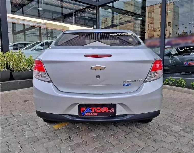 Chevrolet Prisma Prata 7