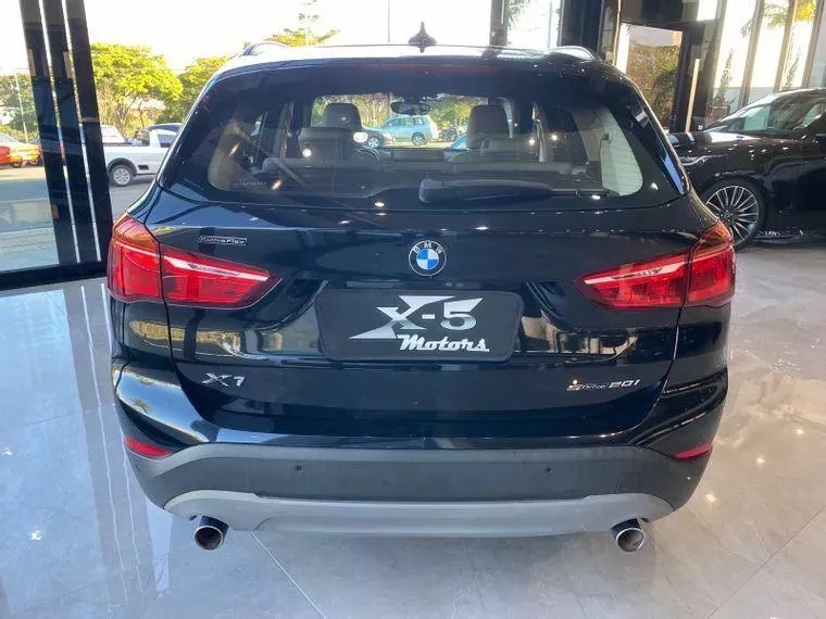 BMW X1 Preto 8