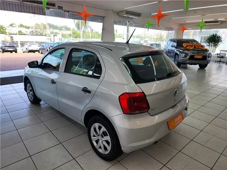 Volkswagen Gol Prata 5