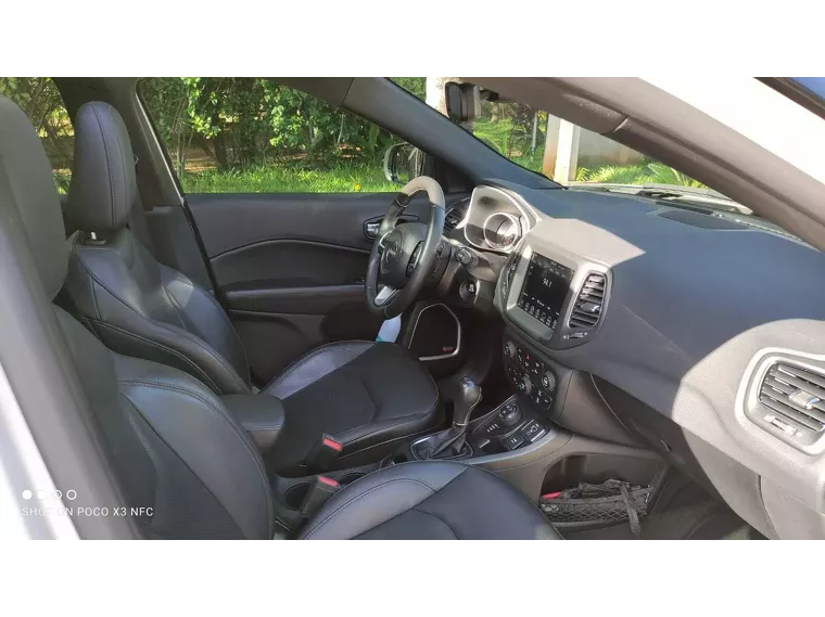 Jeep Compass Branco 13