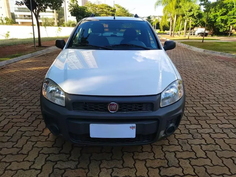 Fiat Strada Branco 7