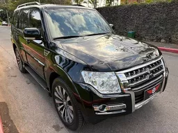 Mitsubishi Pajero Full