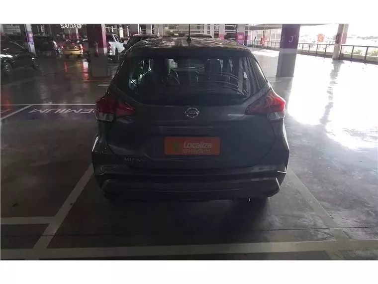 Nissan Kicks Cinza 3