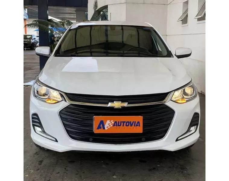 Chevrolet Onix Branco 6