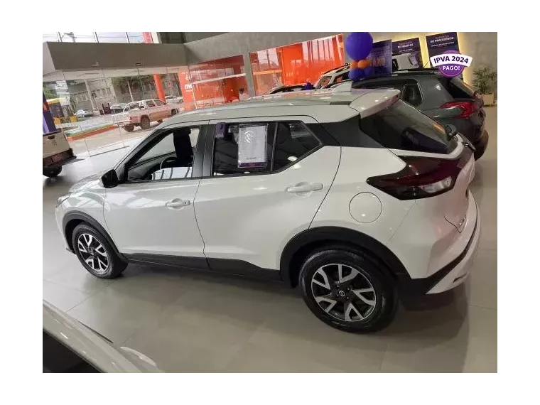 Nissan Kicks Branco 2