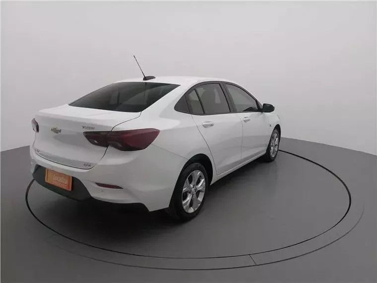 Chevrolet Onix Branco 8