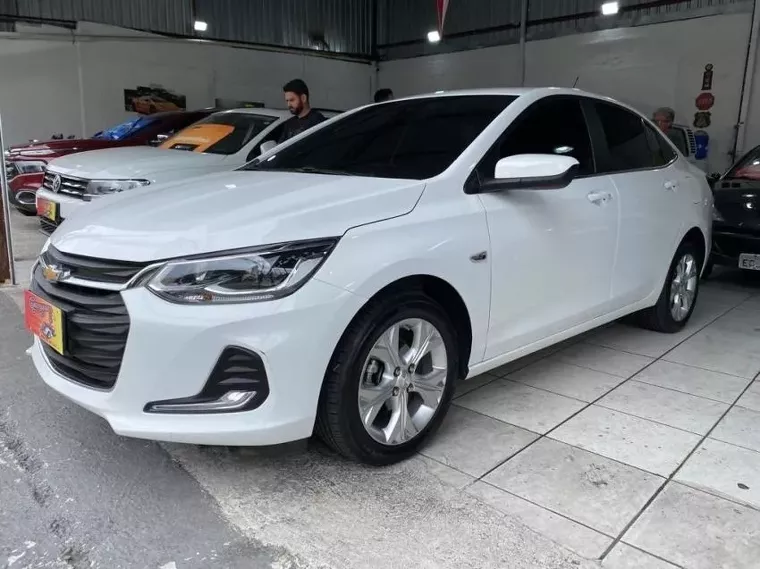 Chevrolet Onix Branco 5